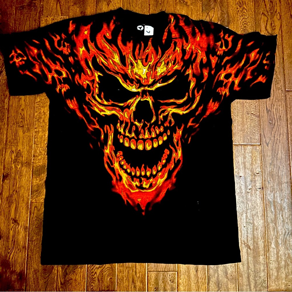 Skulbone t shirts brand new..